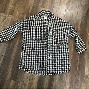 ZARA black white tweed snap oversized jacket women's M frayed bottom pockets